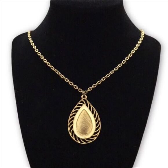 Pre💛 Necklace  - Picture 1 of 4